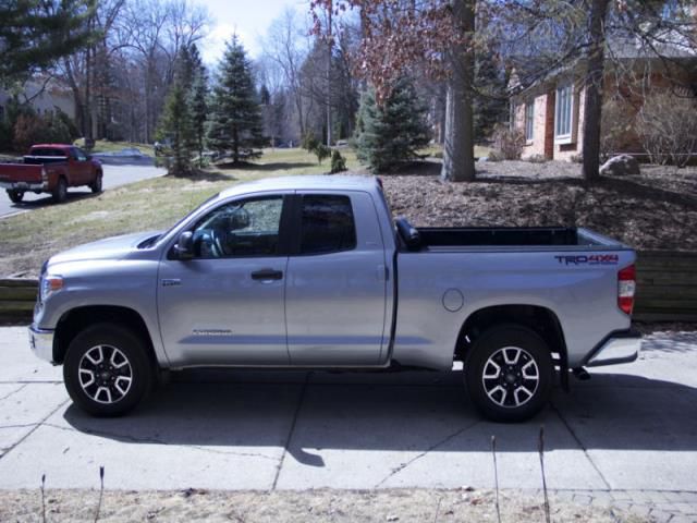 Toyota tundra trd off road