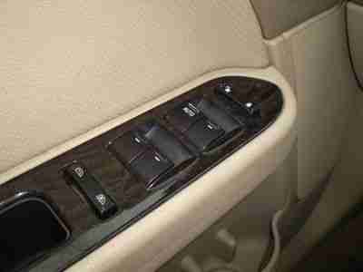 Premier AWD CD ABS Brakes Adjustable Foot Pedals Air Conditioning Alloy Wheels, image 16