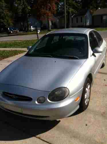1999 Ford Taurus SE Sedan 4-Door 3.0L, image 2
