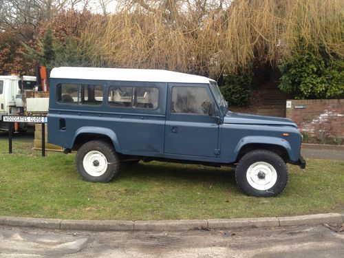 Land rover defender diesel 110 1986 8-seater-free delivery