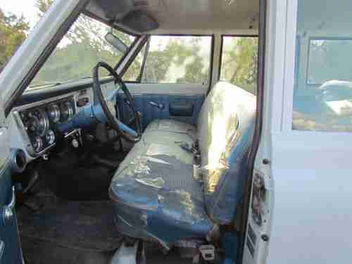 1968 Chevy Suburban, image 5