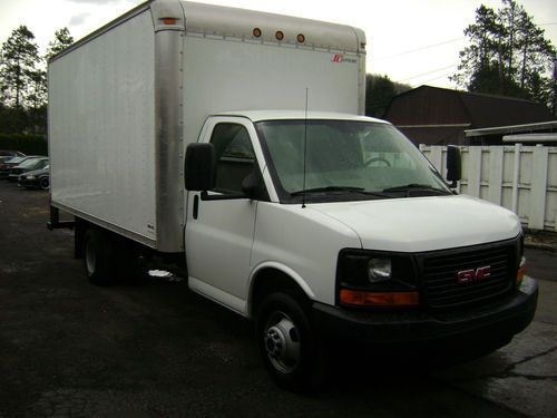 2008 gmc savana 3500 base cutaway van 2-door 6.0l