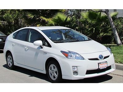 2010 toyota prius 3 premium/navigation/backup camera clean one owner