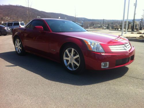 2004 cadillac xlr hardtop convertible. drop dead gorgeous. 36,000 miles.