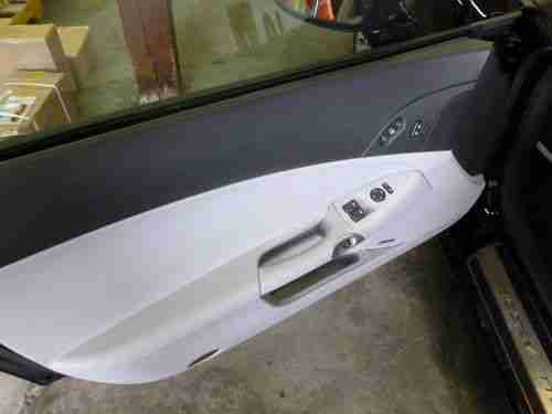 Mint Condition - 3LT Package, Black Exterior, Black Top, Titanium Gray Interior, image 7