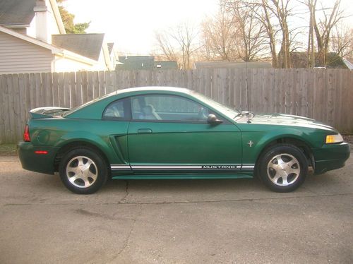 2000 ford mustang base coupe 2-door 3.8l