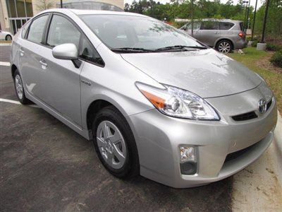 2010 toyota prius ii hybrid, great condition