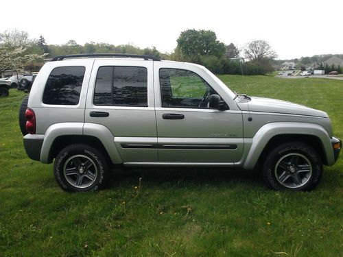 04' jeep liberty*columbia edition*super clean*