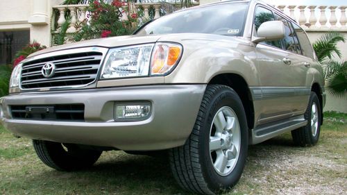 2004 toyota land cruiser 3rd row** dealer serviced**no reserve