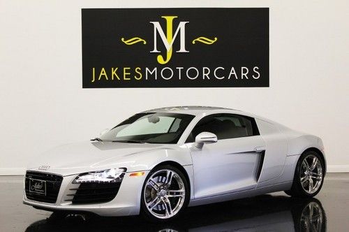 2009 audi r8, 6-speed, silver/black, 16k miles, pristine california car!