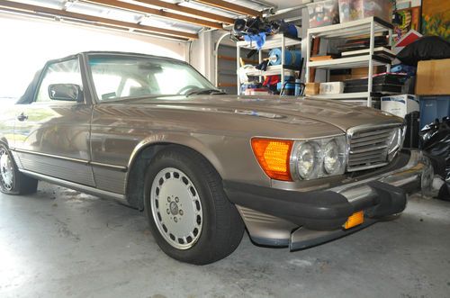 560 sl convertible, easy project car. maryland certificate of tytle. no reserve