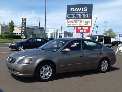 2005 137943 miles clean carfax 4dr sedan automatic beige gold tan gray cloth