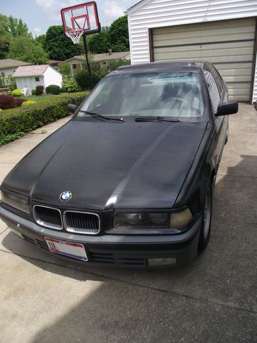 1992 bmw 325i base sedan 4-door 2.5l parts or restore only!!!!!!