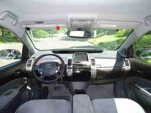 2004 Toyota Prius, image 2