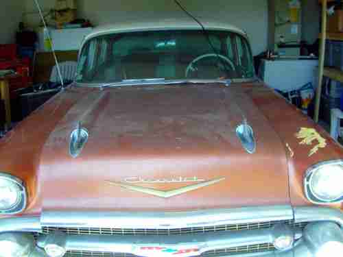 Cream and Tan 57 Chevy for parts or Restoration. NON-RUNNING, US $4,500.00, image 2