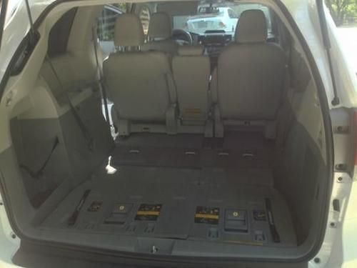 2013 Toyota Sienna XLE Mini Passenger Van 5-Door 3.5L, image 6