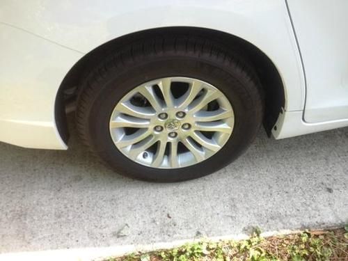 2013 Toyota Sienna XLE Mini Passenger Van 5-Door 3.5L, image 16