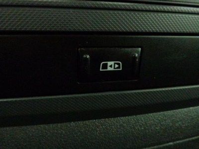 4.7L Engine, ABS, AC, CD Player, White, Airbags, Cruise Control, WE FINANCE, image 38