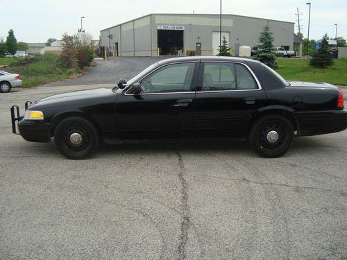 2008 crown victoria black p71