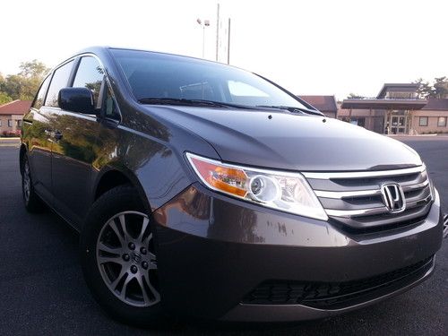 No resrve 2012 honda odyssey toyota sienna chrysler caravan quest 2010 2011 2012