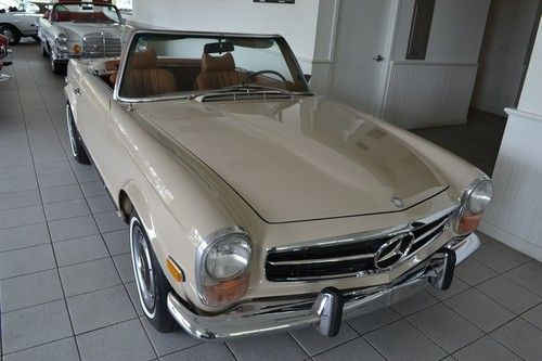 1971 mercedes 280sl 4 speed manual shift, in excellent condition.