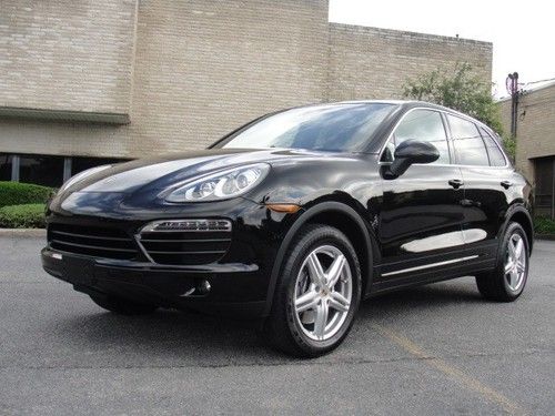 Beautiful 2012 porsche cayenne, loaded, warranty