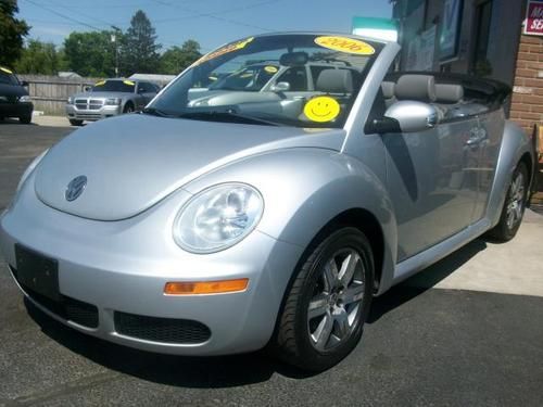 2006 volkswagen beetle convertible,silver, leather, one owner, great condition!!