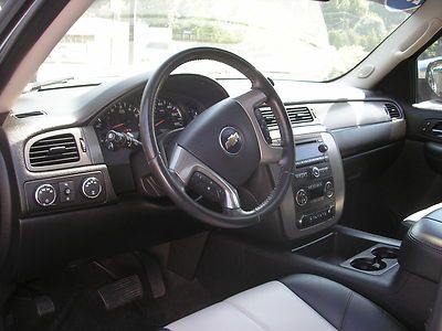 NO RESERVE 08 CHEVY SUBURBAN Z71 4X4 LOADED , LEATHER ,ROOF, REAR DVD, image 13