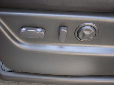 NO RESERVE 08 CHEVY SUBURBAN Z71 4X4 LOADED , LEATHER ,ROOF, REAR DVD, image 14