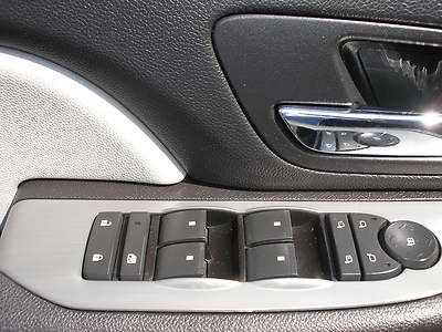 NO RESERVE 08 CHEVY SUBURBAN Z71 4X4 LOADED , LEATHER ,ROOF, REAR DVD, image 15