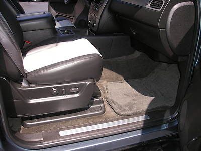 NO RESERVE 08 CHEVY SUBURBAN Z71 4X4 LOADED , LEATHER ,ROOF, REAR DVD, image 39