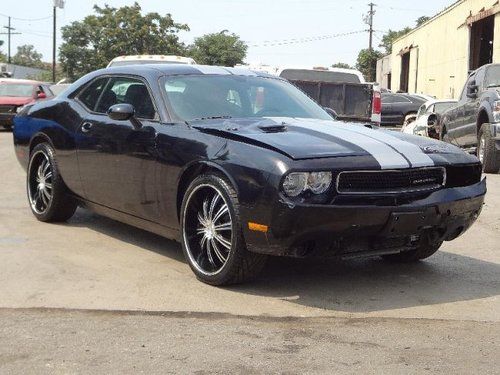 2012 dodge challenger salvage repairable rebuilder fixer only 8k miles runs!!!