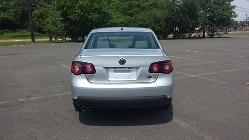 2009 VOLKSWAGEN JETTA 2.5 SALVAGE TITLE REPAIRED HAS SUN ROOF AND IS VERY CLEAN, US $7,800.00, image 3