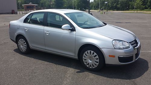 2009 VOLKSWAGEN JETTA 2.5 SALVAGE TITLE REPAIRED HAS SUN ROOF AND IS VERY CLEAN, US $7,800.00, image 4