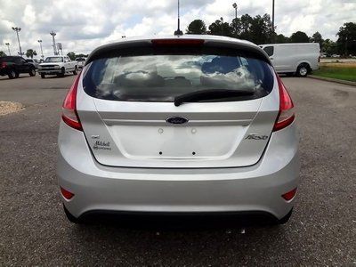 SE 1.6L CD Front Wheel Drive Power Steering Wheel Covers Steel Wheels MP3 Player, image 2