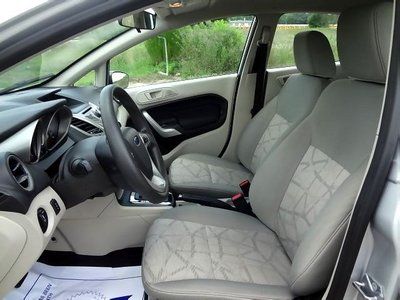 SE 1.6L CD Front Wheel Drive Power Steering Wheel Covers Steel Wheels MP3 Player, image 4