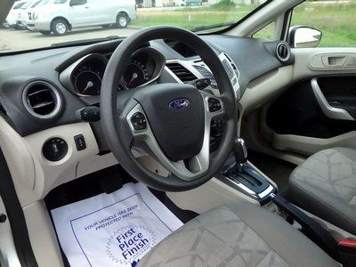 SE 1.6L CD Front Wheel Drive Power Steering Wheel Covers Steel Wheels MP3 Player, image 5