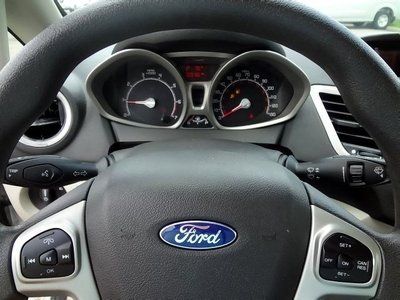 SE 1.6L CD Front Wheel Drive Power Steering Wheel Covers Steel Wheels MP3 Player, image 6