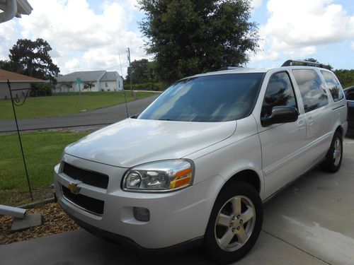 Chevrolet uplander van