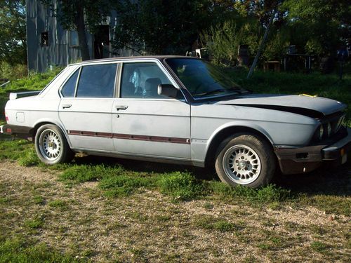 1985 bmw 524td base sedan 4-door 2.4l