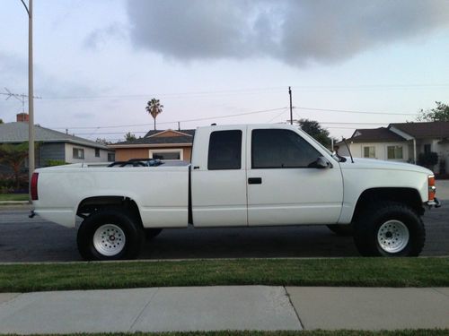 Beautiful 1994 lifted chevrolet silverado 1500 pre-runner thousands spent!!!