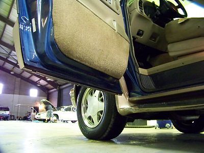 NO RESERVE...LOADED...SAME OWNER SINCE 19k...NEW CAR TRADE...NEWER INSPECTION, image 23