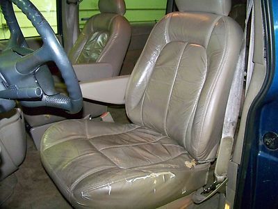 NO RESERVE...LOADED...SAME OWNER SINCE 19k...NEW CAR TRADE...NEWER INSPECTION, image 35