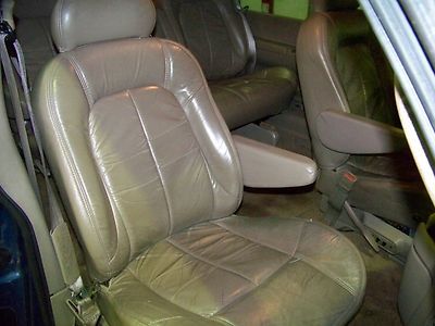 NO RESERVE...LOADED...SAME OWNER SINCE 19k...NEW CAR TRADE...NEWER INSPECTION, image 36