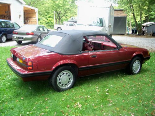 1983 Ford Mustang Convertible 2-Door, image 3