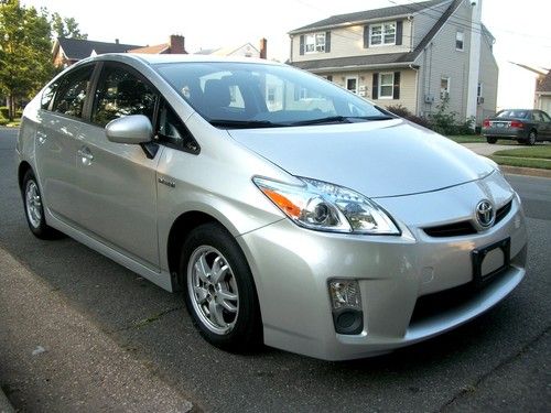 2010 toyota prius  *** hybrid *** /// 50mpg ///