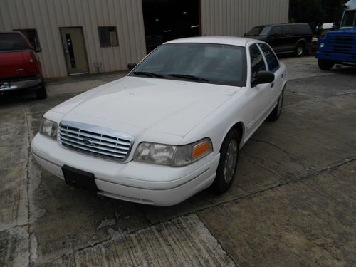 2004 ford crown victoria police interceptor sedan 4-door 4.6l