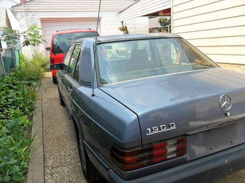 1984 Mercedes Benz 190 diesel 2.2 5 speed, image 2