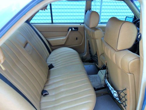 1984 Mercedes Benz 190 diesel 2.2 5 speed, image 3