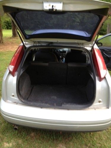 2000 Ford Focus ZX3 Hatchback 3-Door 2.0L, image 2